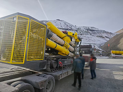 6米直徑天井鉆機設備到達吉林